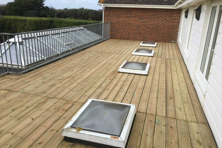 flat-roof-decking-3691.jpg